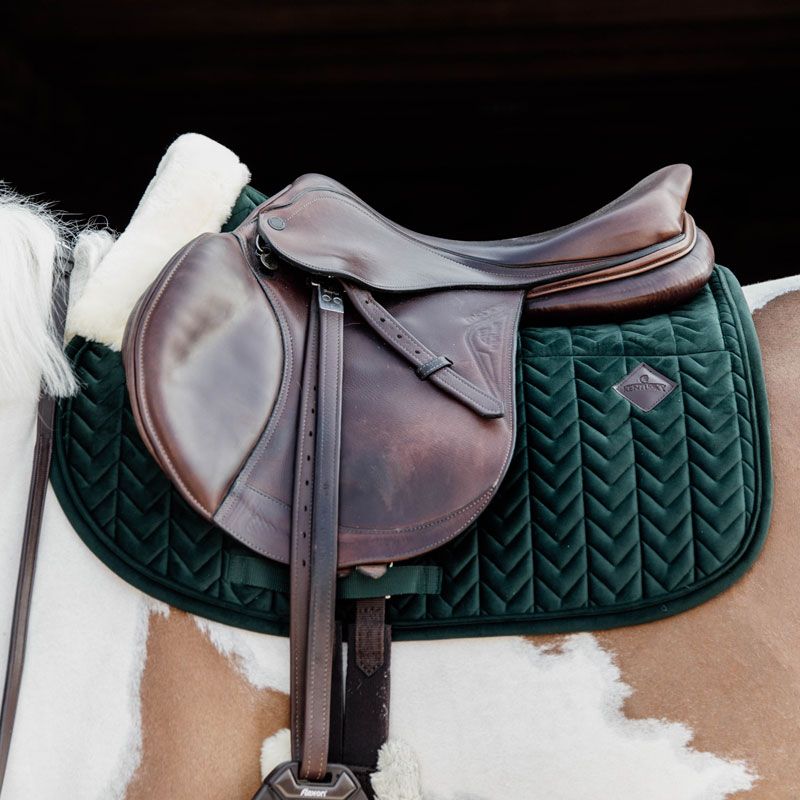 KENTUCKY HORSEWEAR - Skin Friendly Saddle Pad Velvet Jumping Pine Green