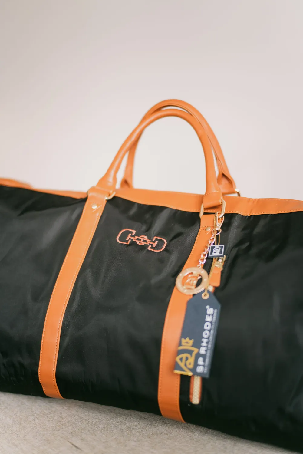 ON THE HUNT EQ - SP Rhodes Show &amp; Go Garment Bag