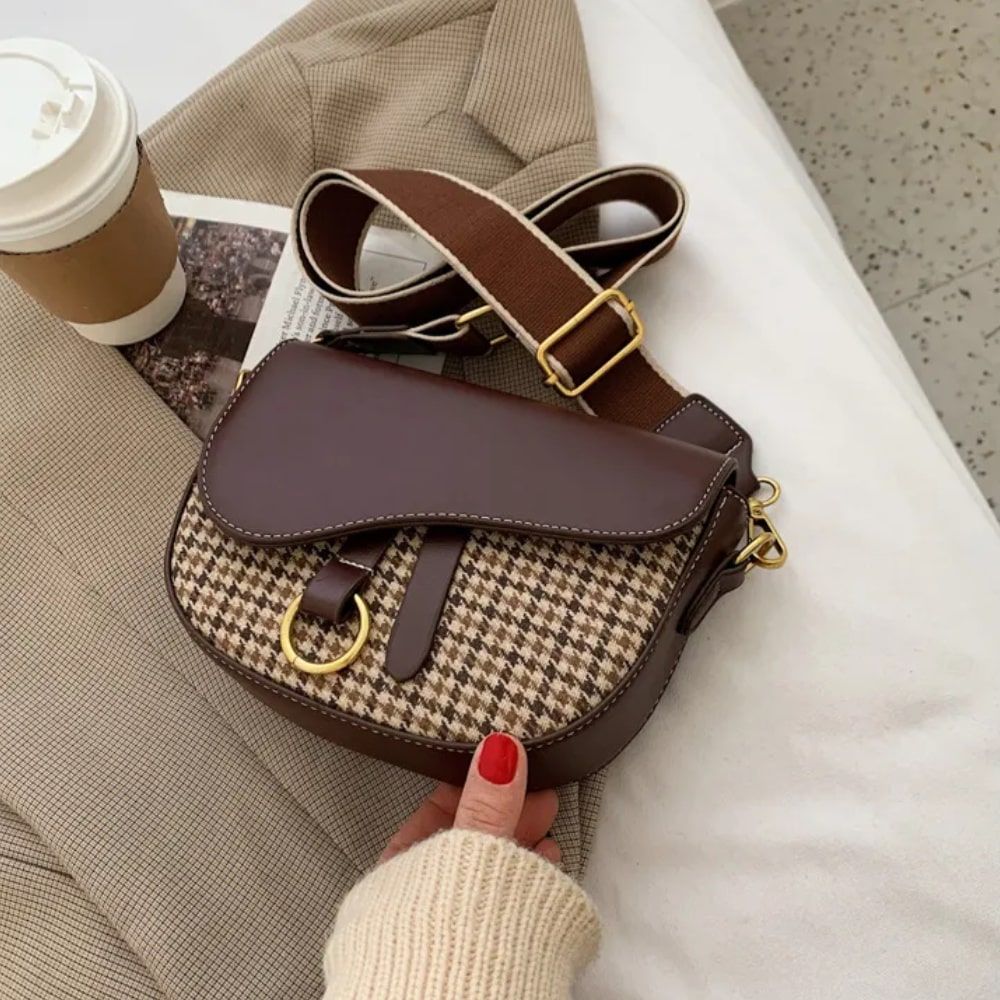 ON THE HUNT EQ - SP Rhodes Crossbody Paddock, Color: Brun