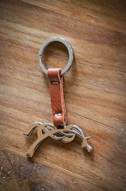PENELOPE - Tibou Keychain Brandy &amp; Silver