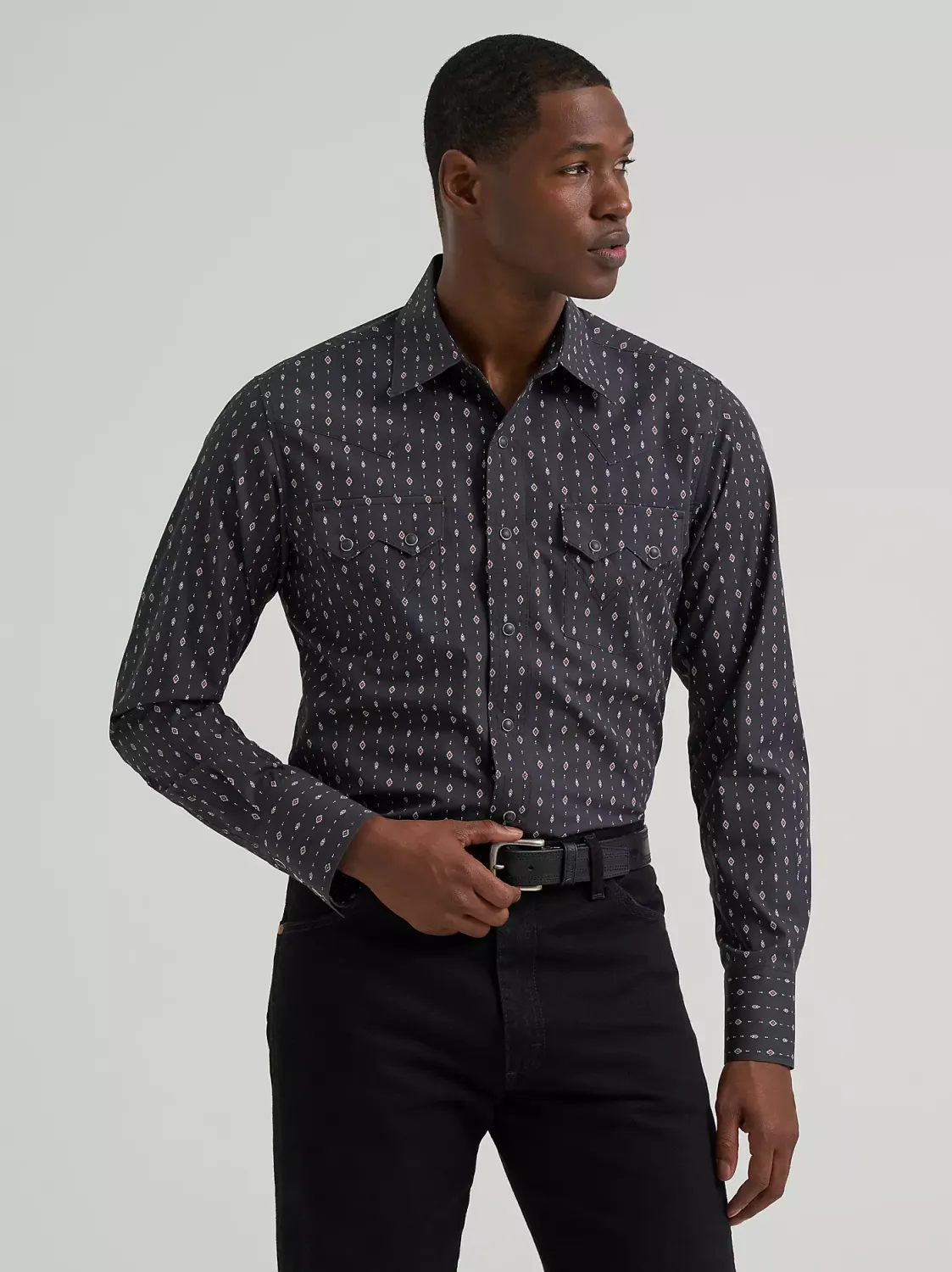 WRANGLER - Retro Long Sleeve SawTooth Snap Pocket Western Obsidian Chain Shirt