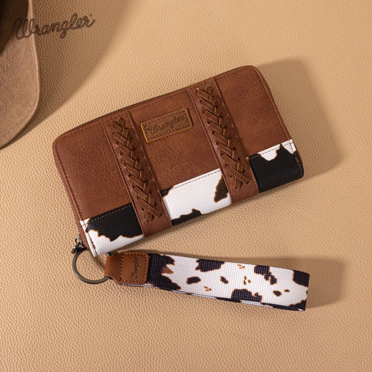 WRANGLER - Brown Cow Print Wristlet Wallet