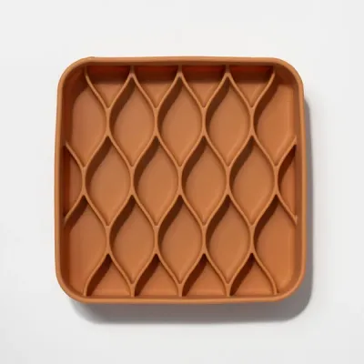 DOGGED - Argyle Slow Feeder Nutmeg Bowl