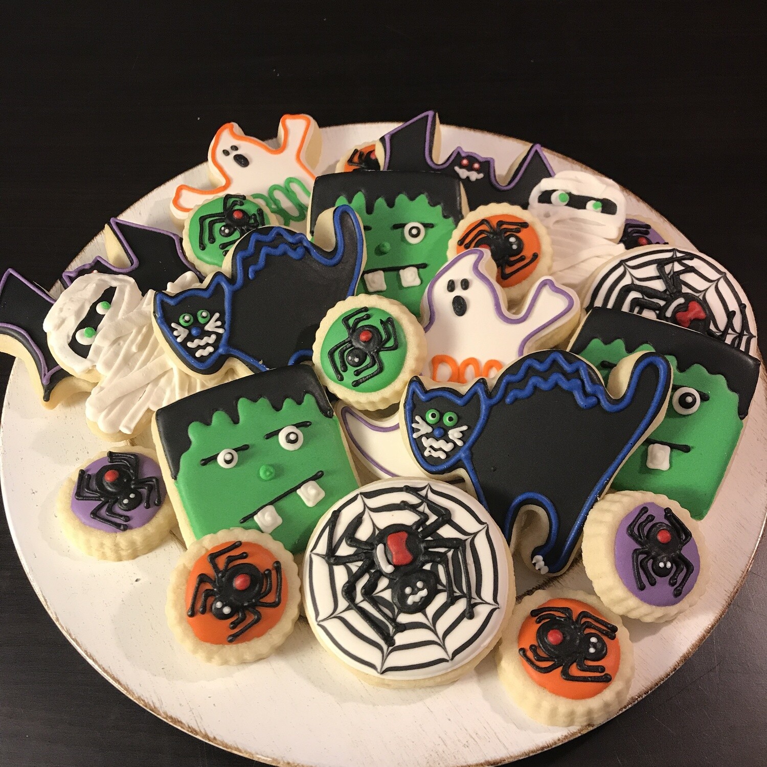 HALLOWEEN Decorating Workshop (BYOB) - SUNDAY, OCTOBER 20, 2019 at 6:00 p.m. (THE VENUES ON SYCAMORE)