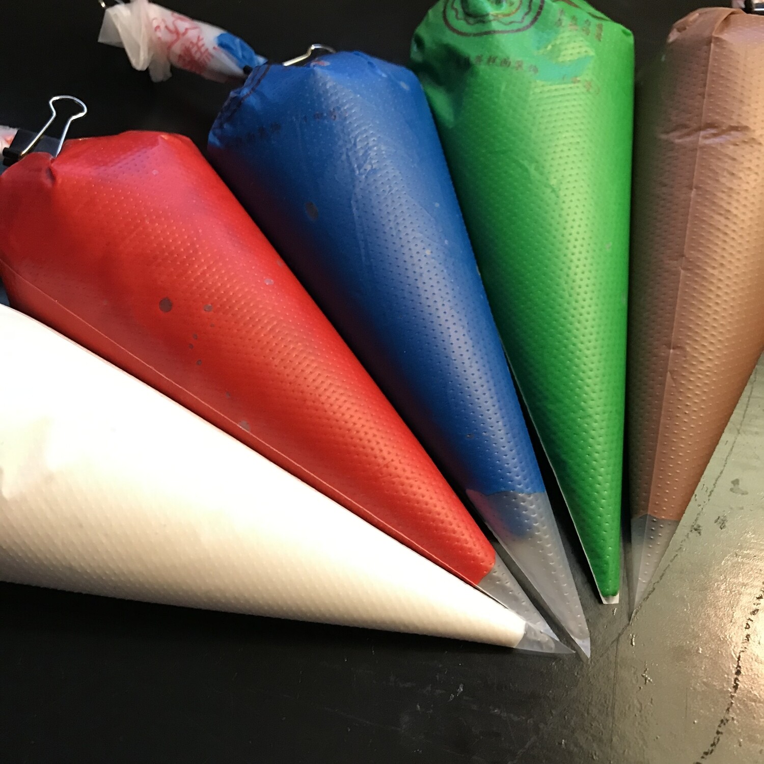 ROYAL OR BUTTERCREAM ICING (12 oz)