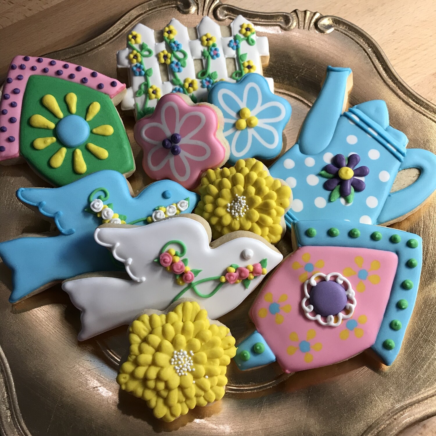 CUSTOM HAND DECORATED COOKIES