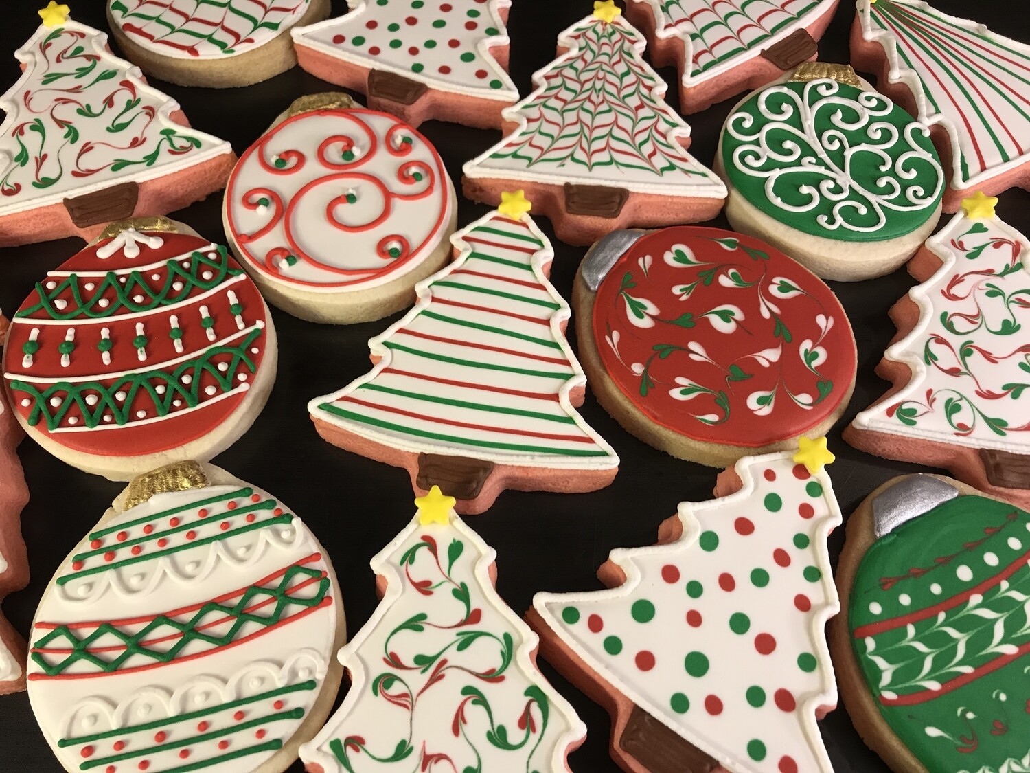 TREES & ORNAMENT SET (1 DOZEN)