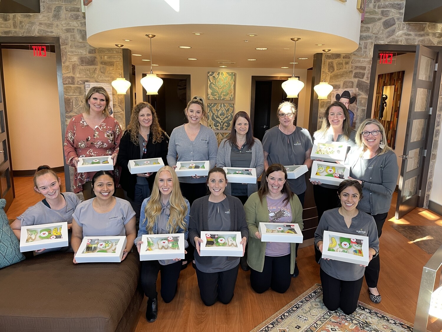 REQUEST A PRIVATE GROUP DECORATING WORKSHOP