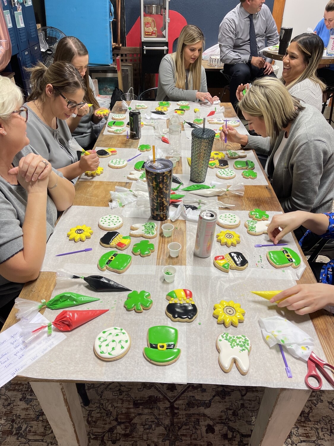 REQUEST A PRIVATE GROUP DECORATING WORKSHOP