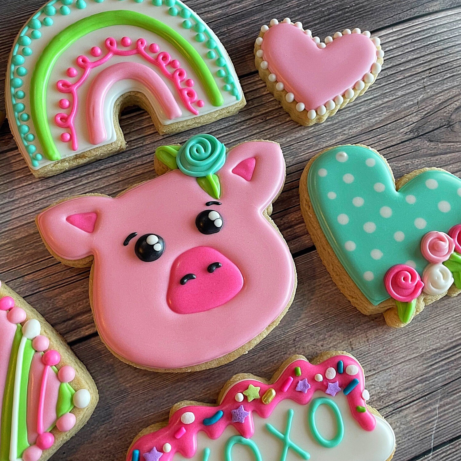 'Hogs n Kisses Decorating Kit - (DOZEN)