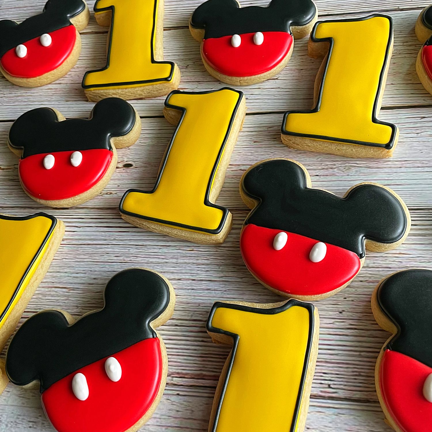 CUSTOM HAND DECORATED COOKIES