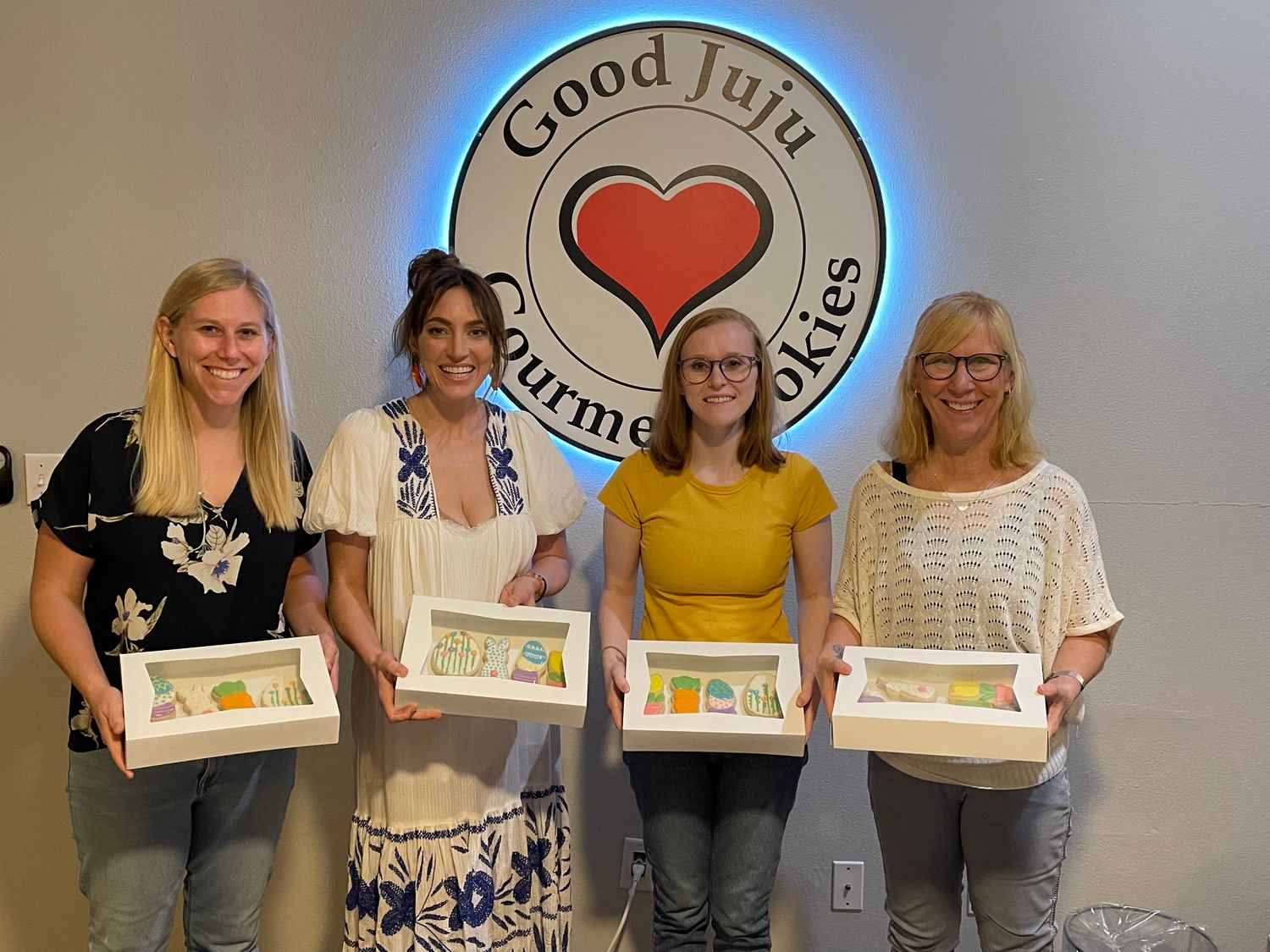 SANTA Cookie Decorating Workshop - FRIDAY, DEC 19th at 6 p.m. (WHITEHOUSE) SANTA Cookie Decorating Workshop - FRIDAY, DEC 19th at 6 p.m. (WHITEHOUSE)