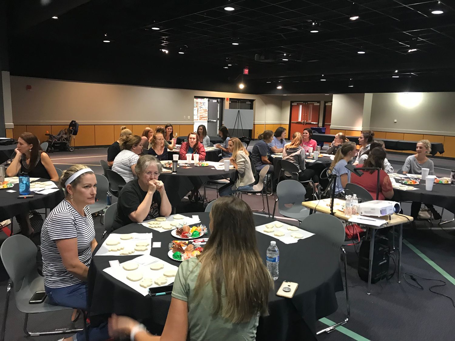 REQUEST A PRIVATE GROUP DECORATING WORKSHOP