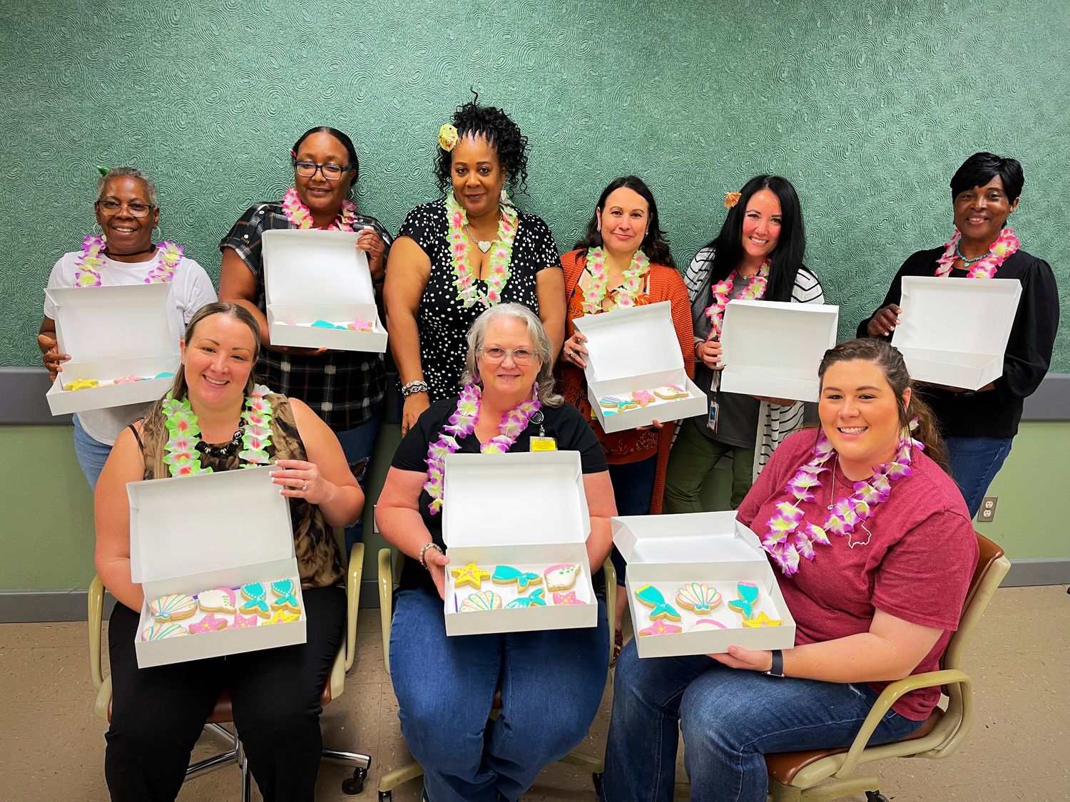 REQUEST A PRIVATE GROUP DECORATING WORKSHOP