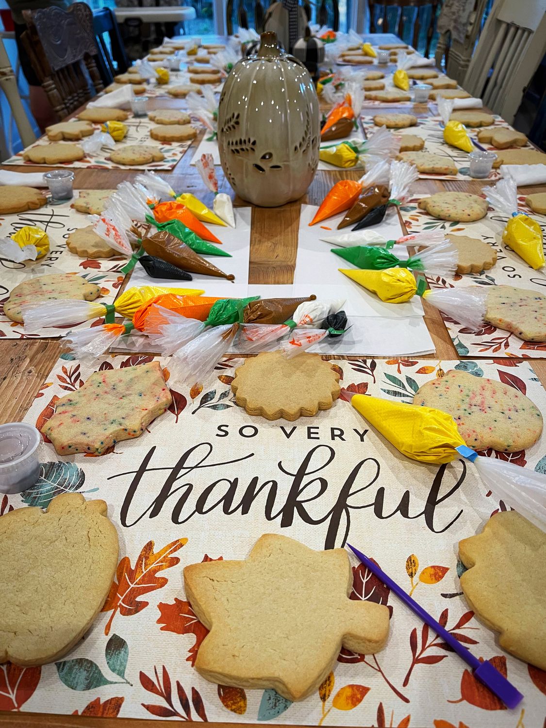 REQUEST A PRIVATE GROUP DECORATING WORKSHOP