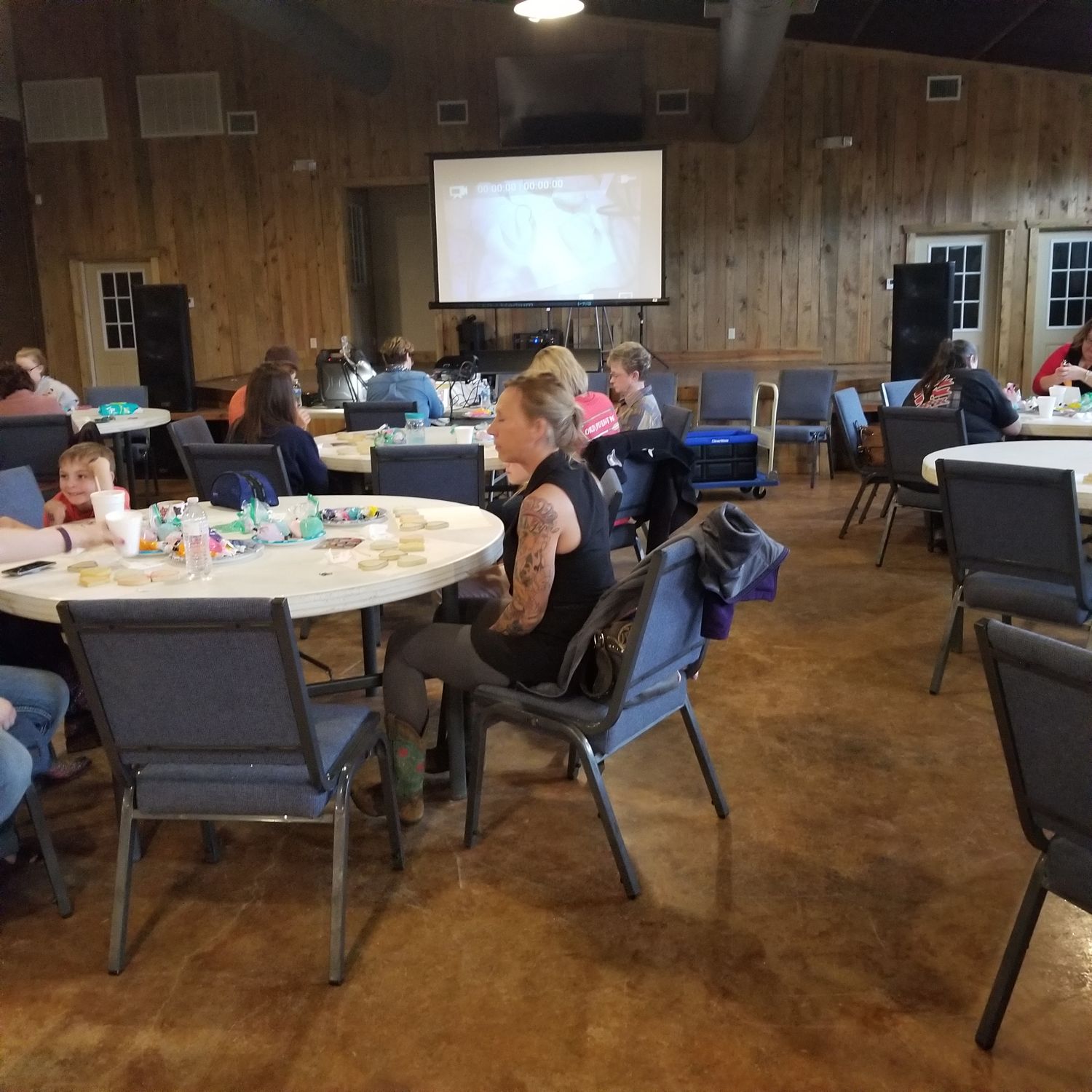 REQUEST A PRIVATE GROUP DECORATING WORKSHOP