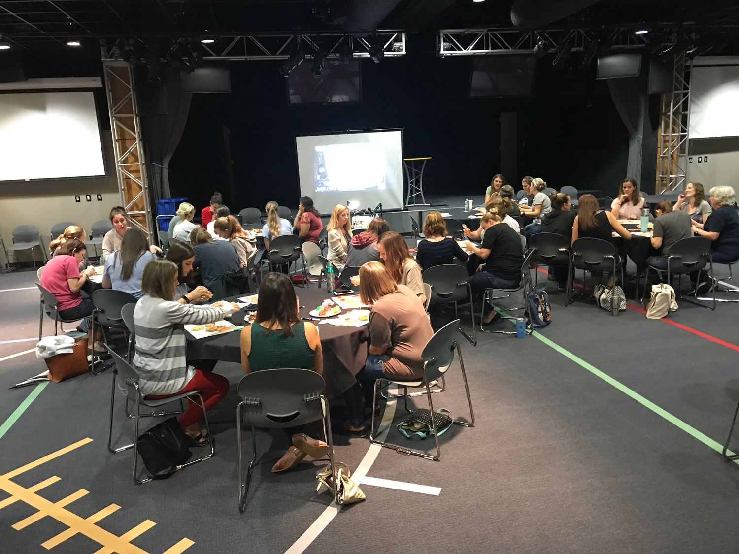 REQUEST A PRIVATE GROUP DECORATING WORKSHOP