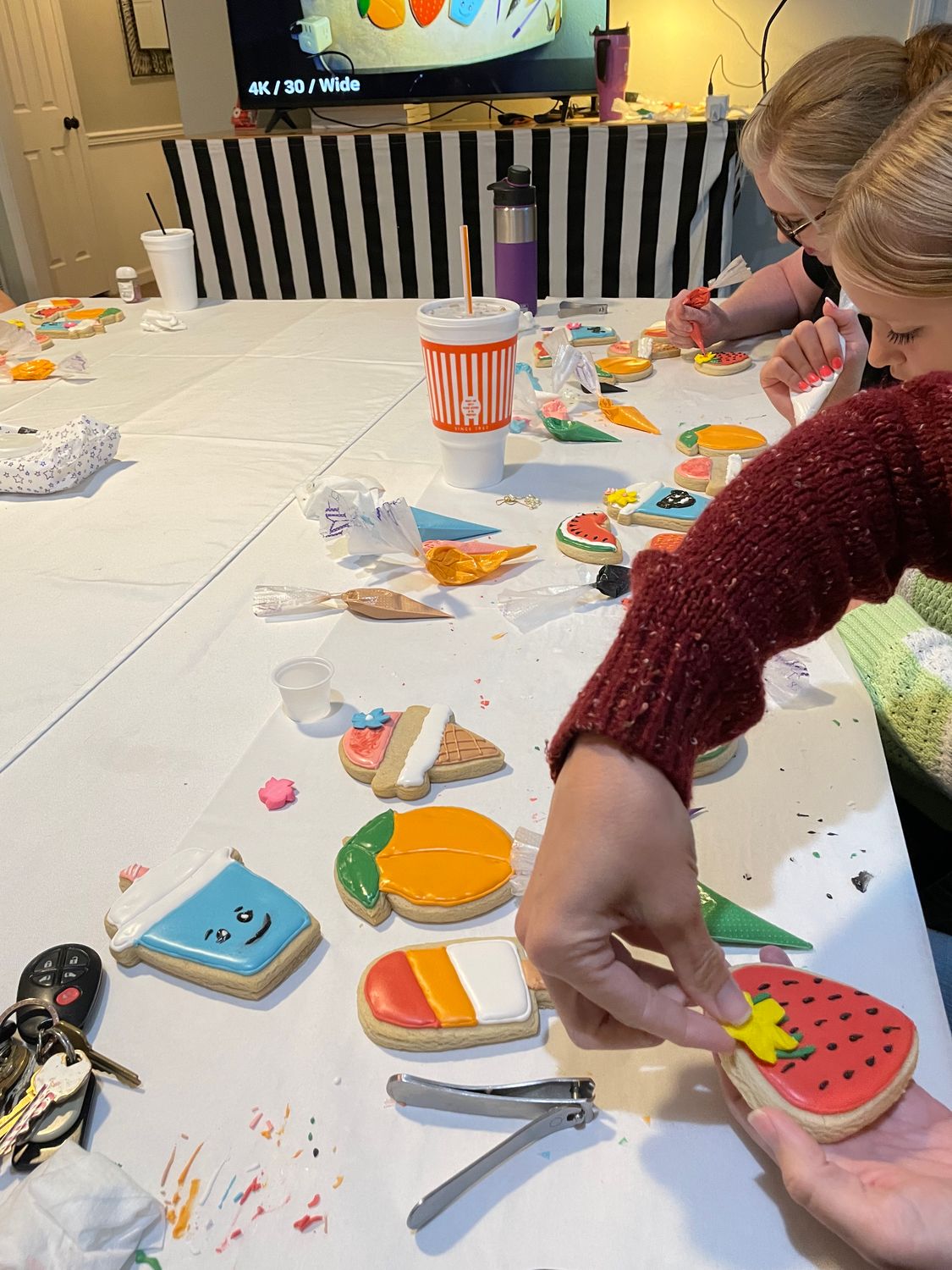 REQUEST A PRIVATE GROUP DECORATING WORKSHOP