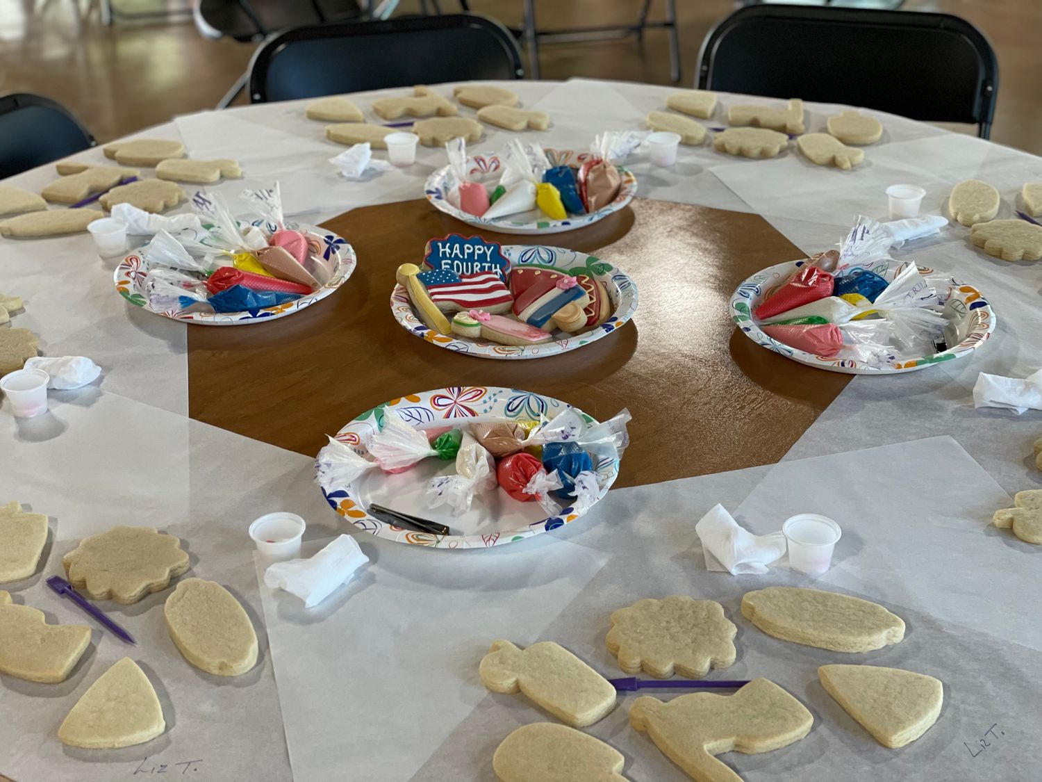 REQUEST A PRIVATE GROUP DECORATING WORKSHOP