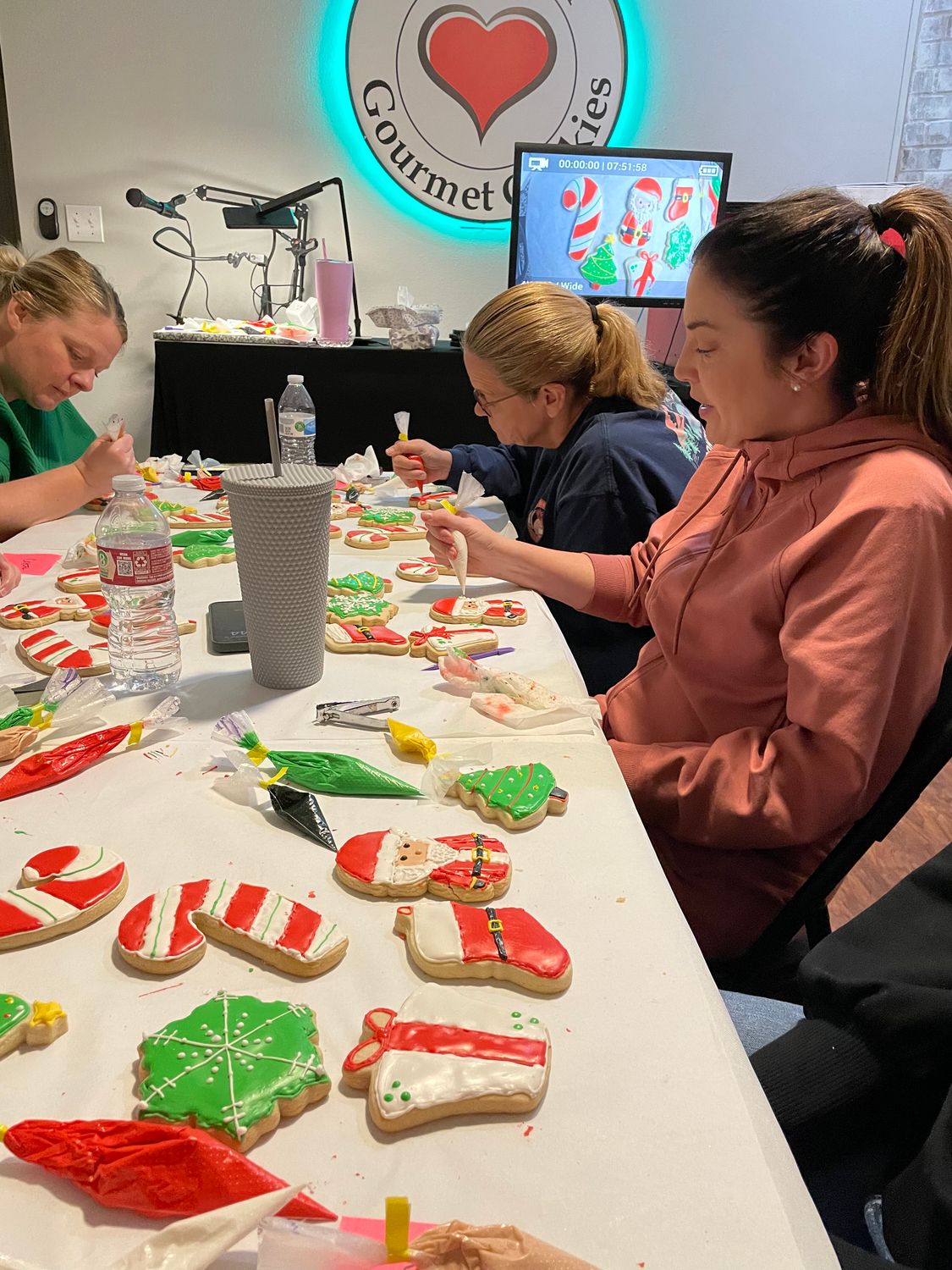 REQUEST A PRIVATE GROUP DECORATING WORKSHOP