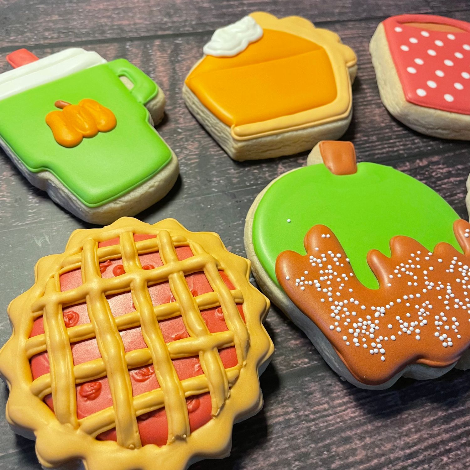 AUTUMN TREATS SET (Dozen) AUTUMN TREATS SET (Dozen)