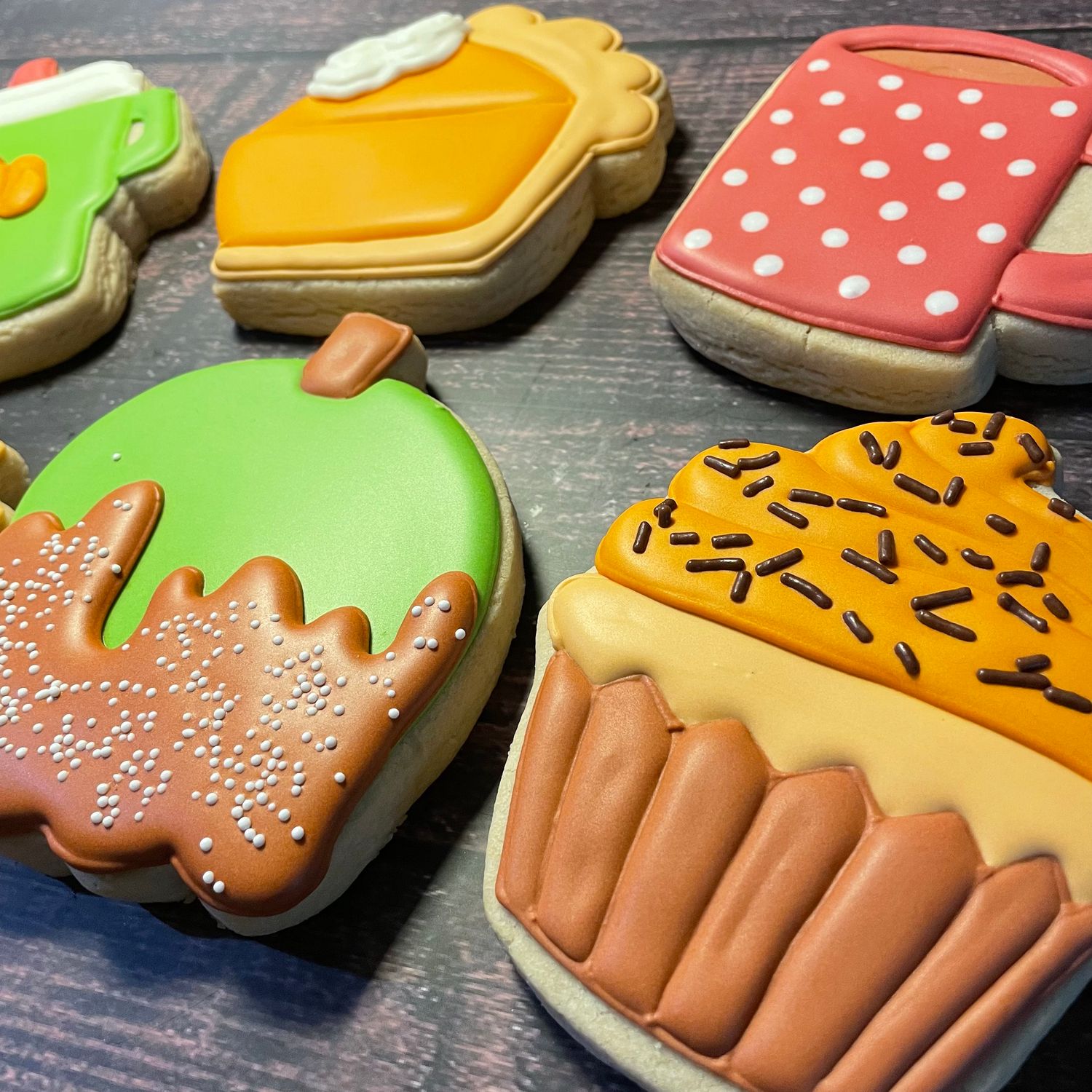 AUTUMN TREATS SET (Dozen) AUTUMN TREATS SET (Dozen)