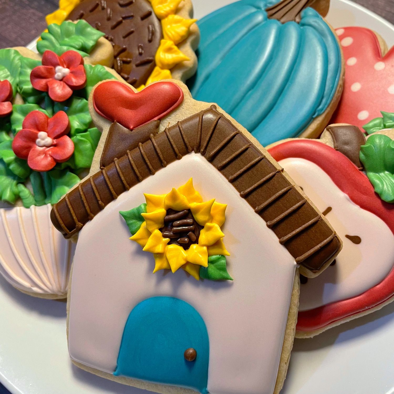 A HAPPY HOME SET (Dozen)