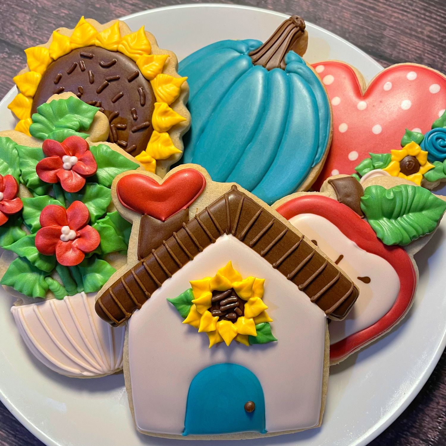 A HAPPY HOME SET (Dozen)