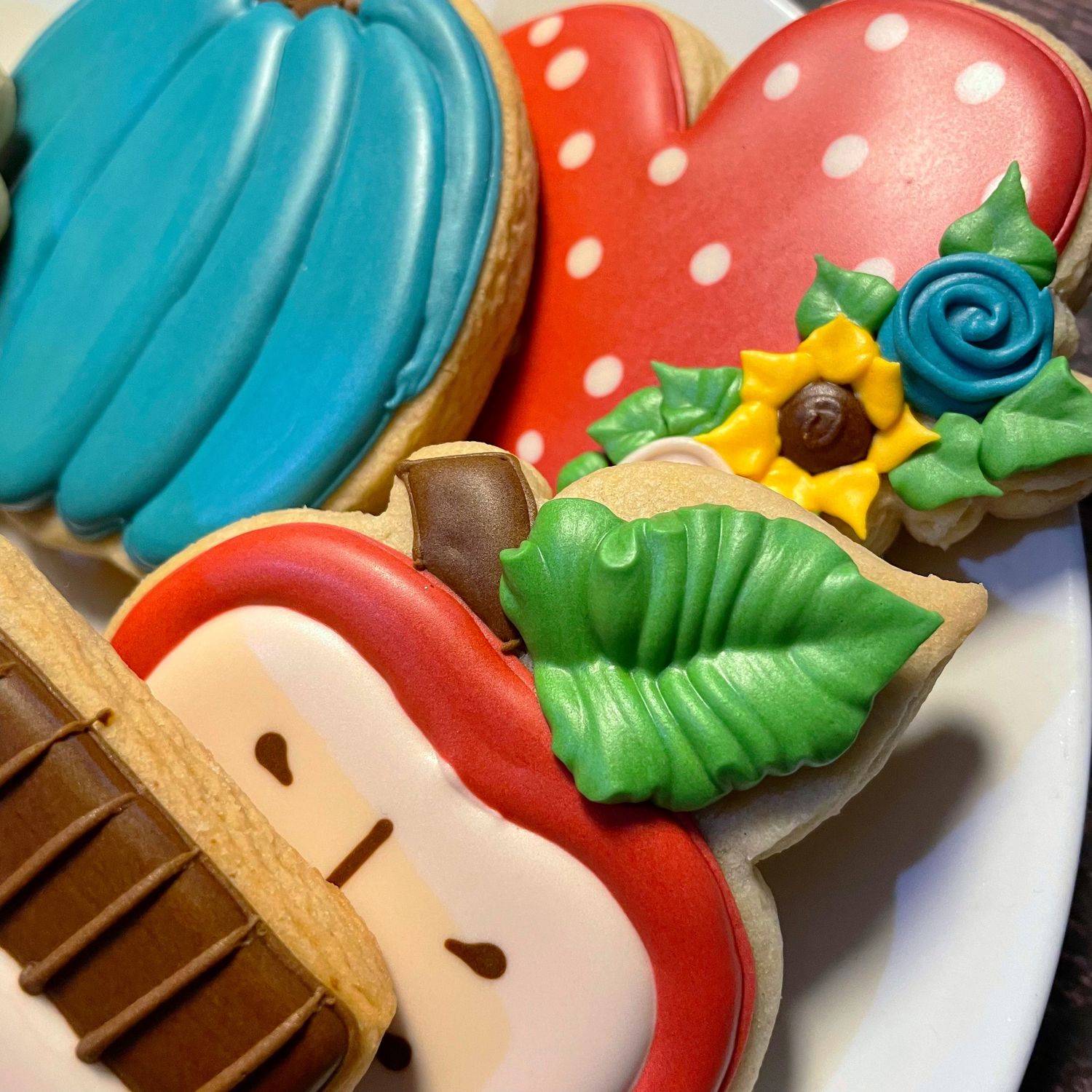 A HAPPY HOME SET (Dozen)