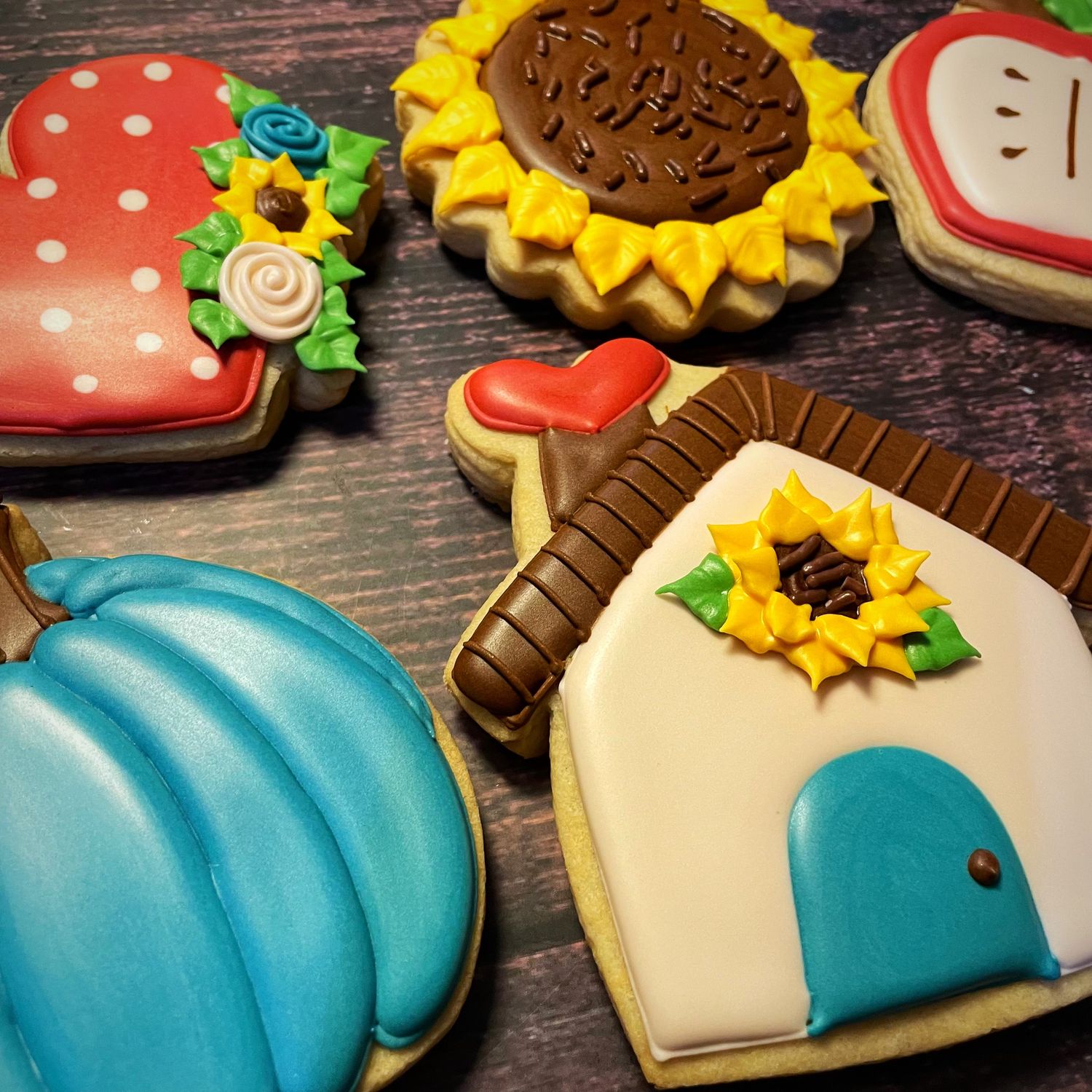 A HAPPY HOME SET (Dozen)