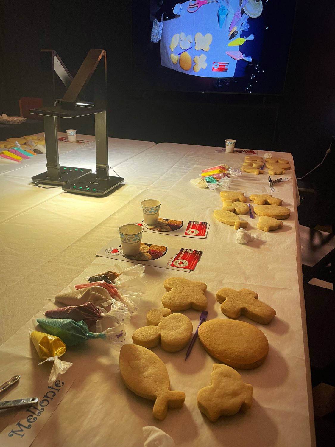 SPRING GARDEN Cookie Decorating Workshop - SUNDAY, MAY 25th at 4:30 p.m. (WHITEHOUSE)