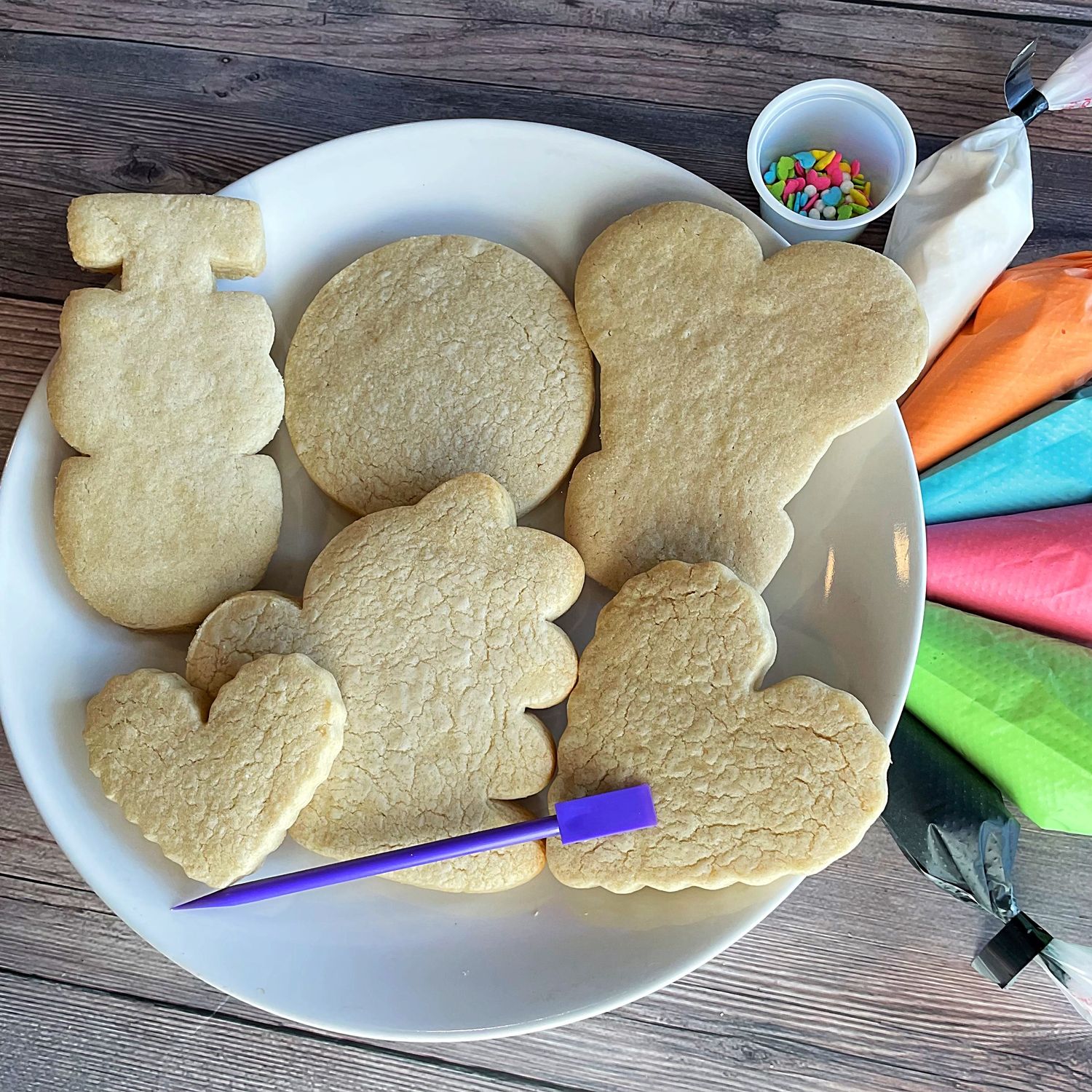 DINO LOVE Cookie Decorating Workshop - TUESDAY, JAN 27th at 6:30 p.m. (BULLARD)