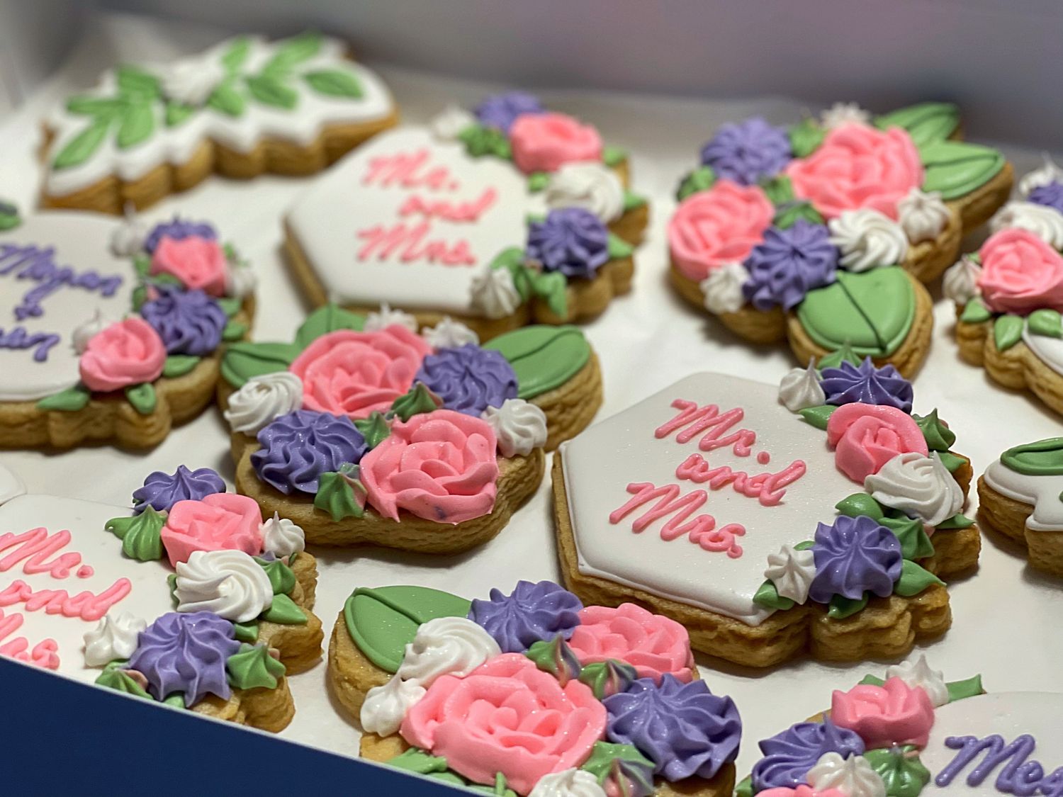 BRIDAL HAND DECORATED COOKIES