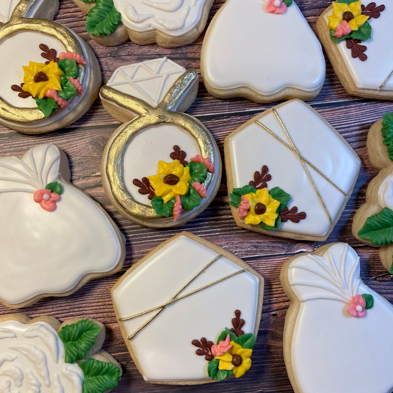 BRIDAL HAND DECORATED COOKIES