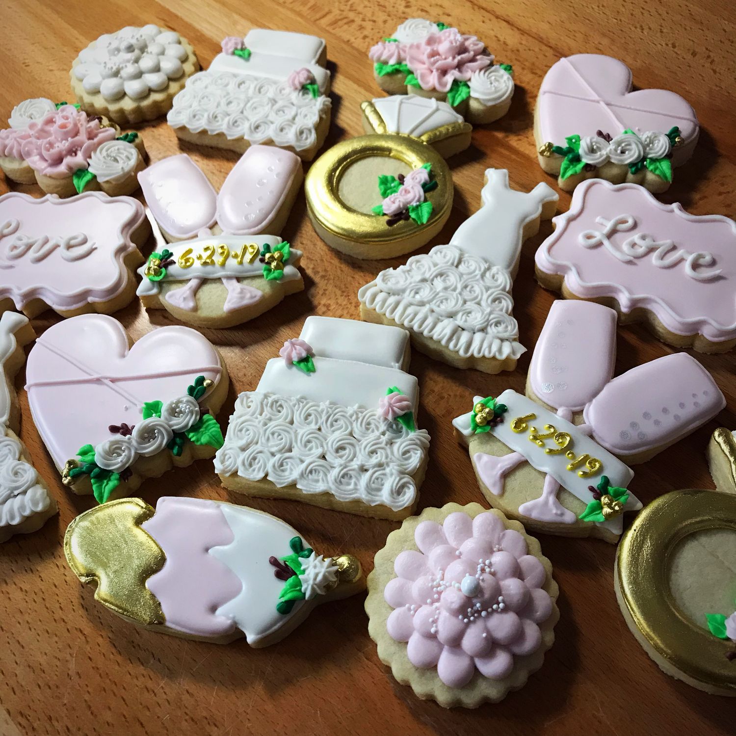BRIDAL HAND DECORATED COOKIES