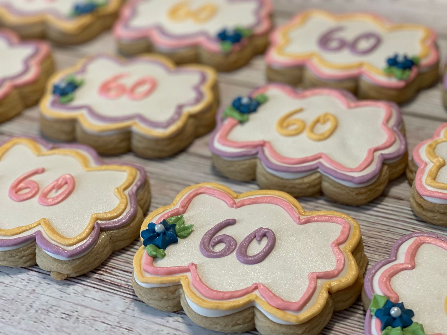 ALL ONE SHAPE DECORATED COOKIES ALL ONE SHAPE DECORATED COOKIES