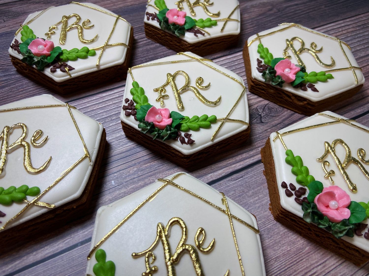 ALL ONE SHAPE DECORATED COOKIES ALL ONE SHAPE DECORATED COOKIES