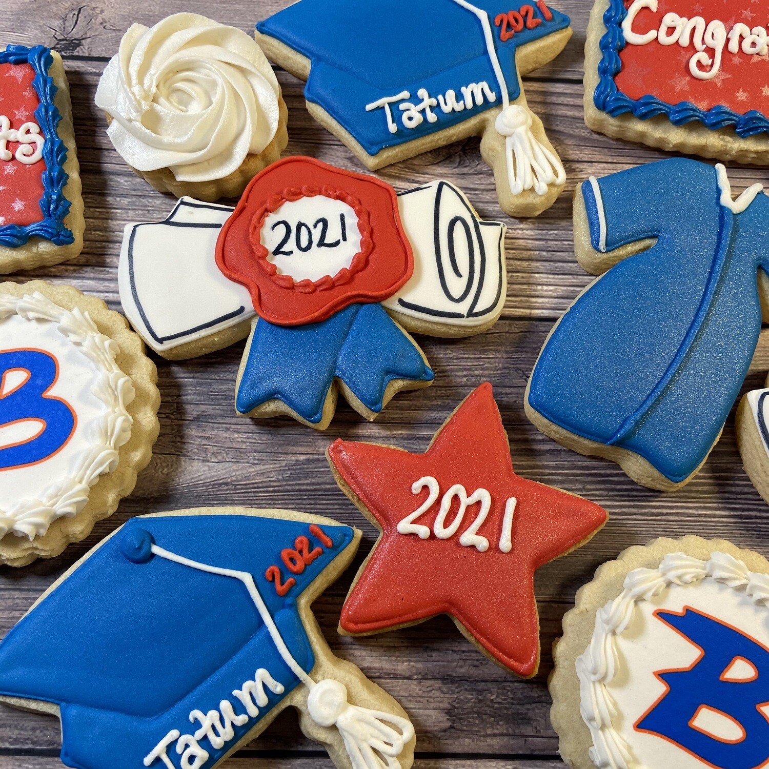 CUSTOM GRADUATION SET AVAILABLE AFTER 5/21