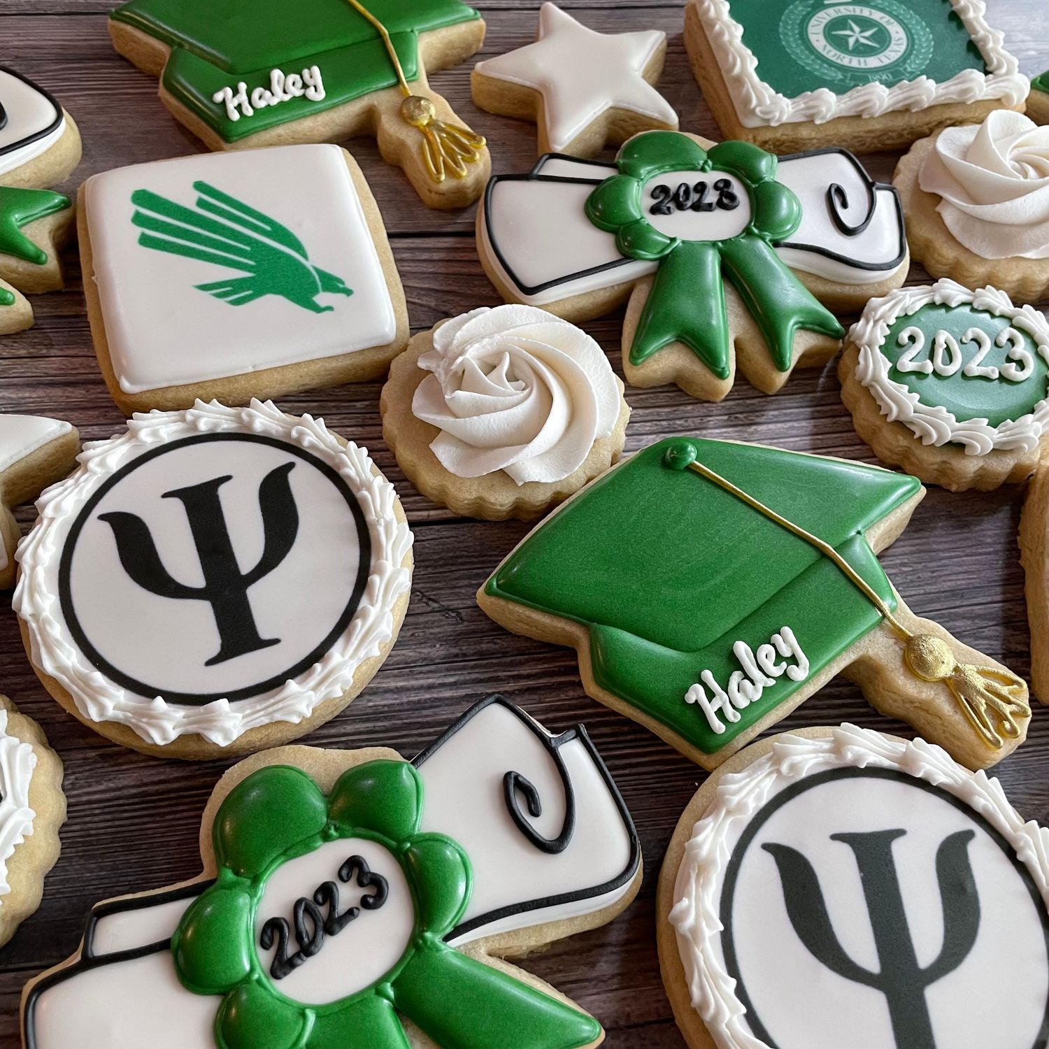 CUSTOM GRADUATION SET AVAILABLE AFTER 5/21