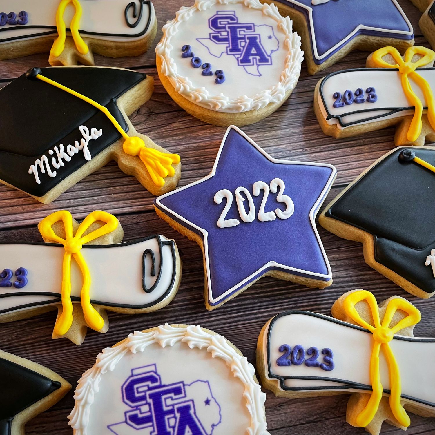 CUSTOM GRADUATION SET AVAILABLE AFTER 5/21