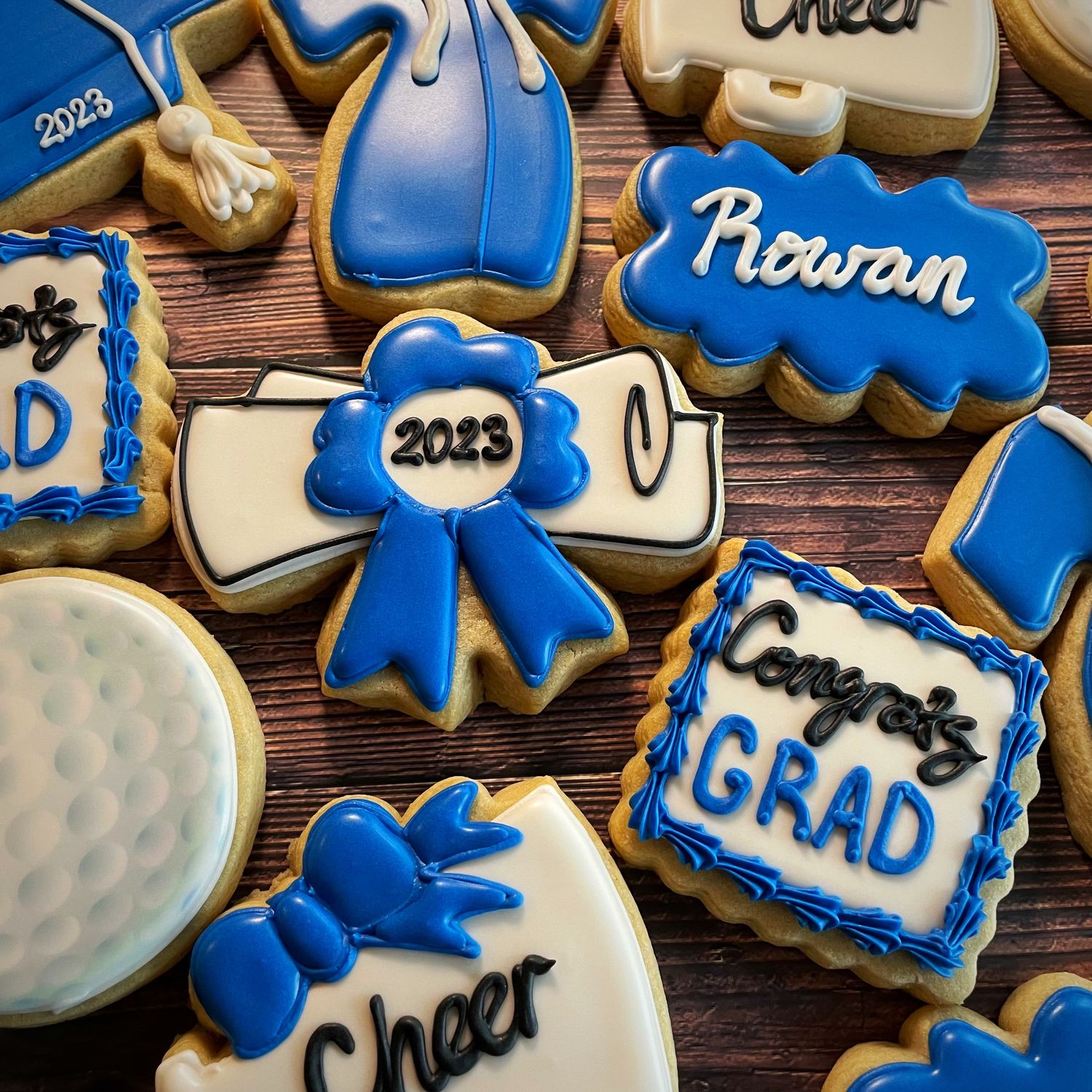 CUSTOM GRADUATION SET AVAILABLE AFTER 5/21