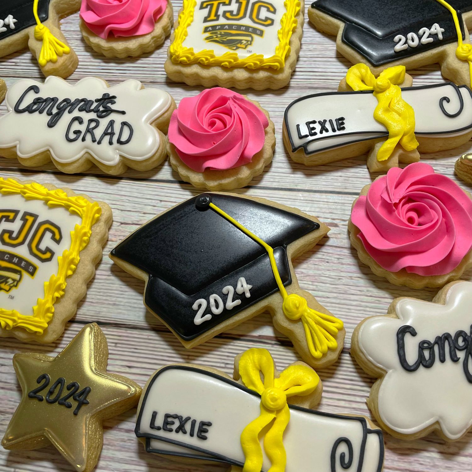 CUSTOM GRADUATION SET AVAILABLE AFTER 5/21