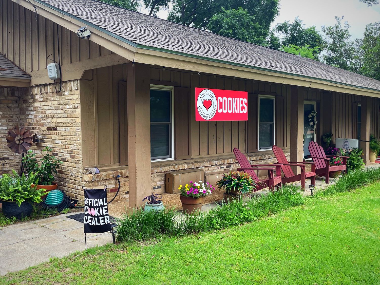 FANCY FLAMINGO Decorating Workshop - SUNDAY, MAY 17th 3-5 p.m. (WHITEHOUSE)