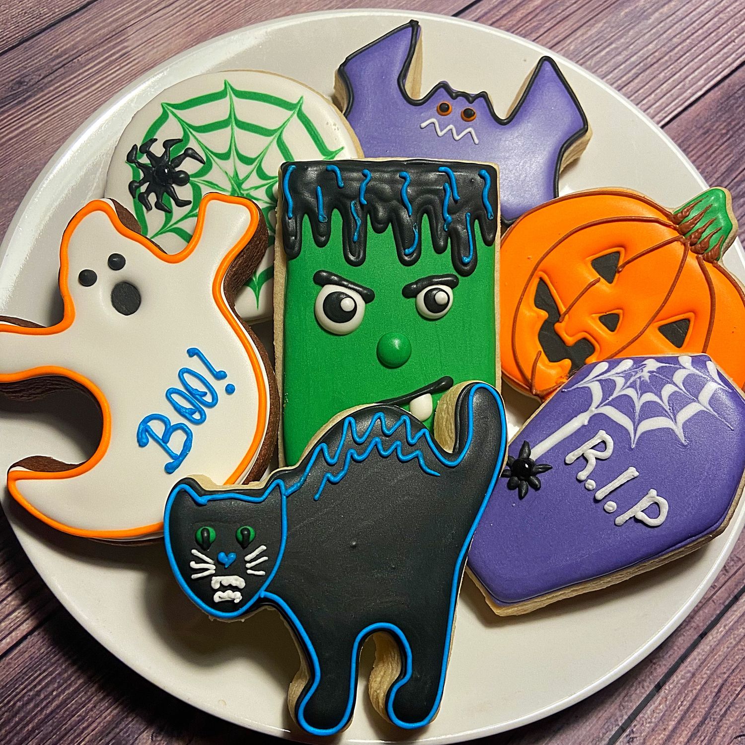 HALLOWEEN Cookie Decorating Workshop - SUNDAY, Oct 11th at 4 pm HALLOWEEN Cookie Decorating Workshop - SUNDAY, Oct 11th at 4 pm