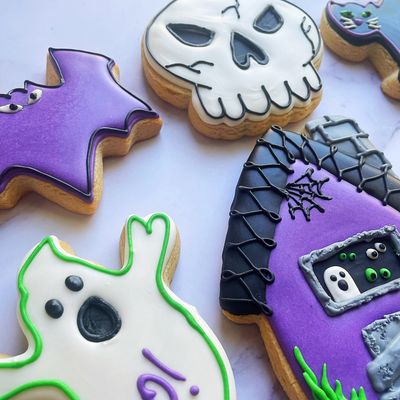 HAUNTED HOUSE Cookie Decorating Workshop - THURSDAY, Oct 22nd at 6:30 pm HAUNTED HOUSE Cookie Decorating Workshop - THURSDAY, Oct 22nd at 6:30 pm