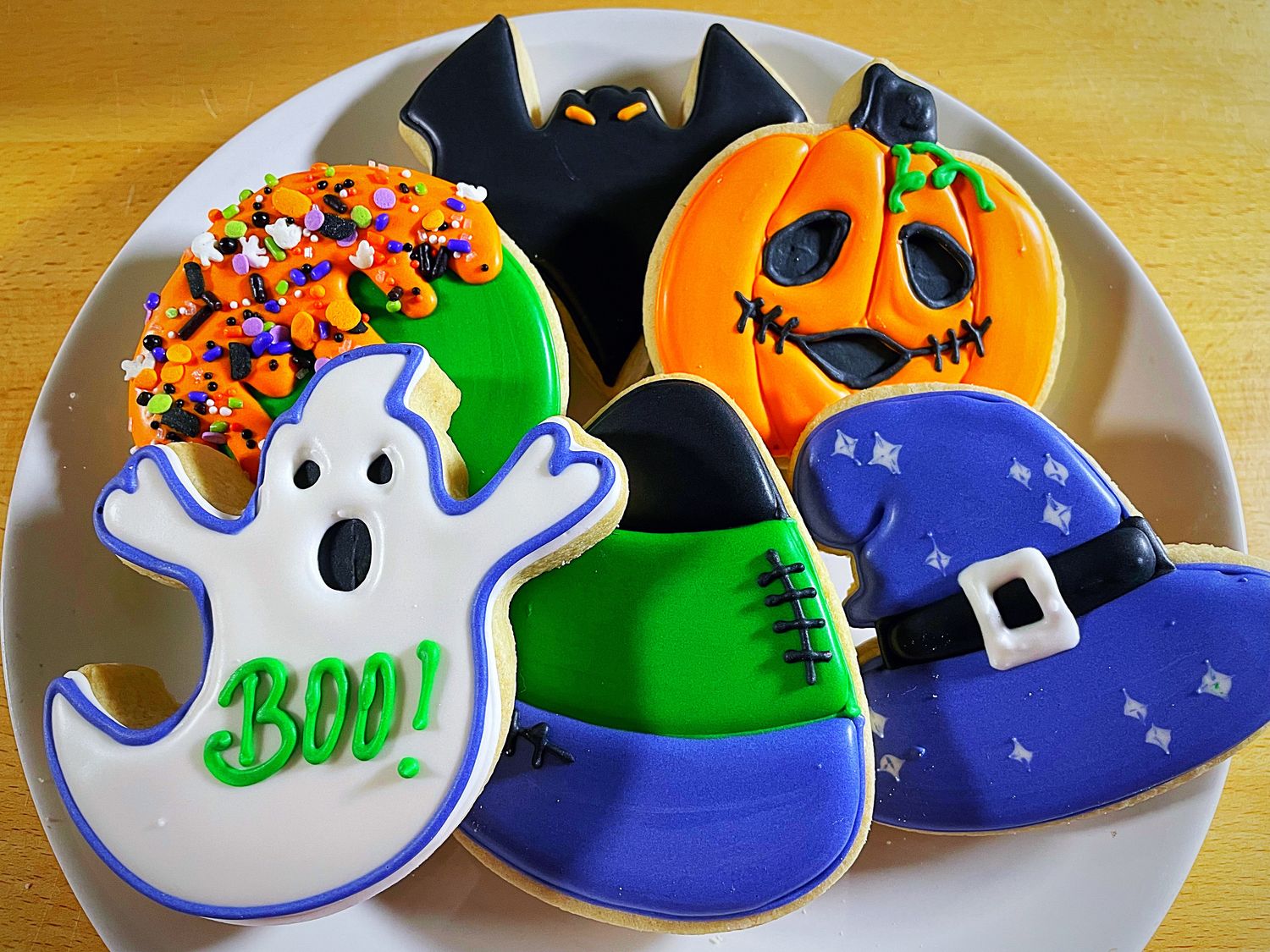 HAPPY HALLOWEEN Cookie Decorating Workshop - TUESDAY, Oct 27th at 6:30 p.m. HAPPY HALLOWEEN Cookie Decorating Workshop - TUESDAY, Oct 27th at 6:30 p.m.