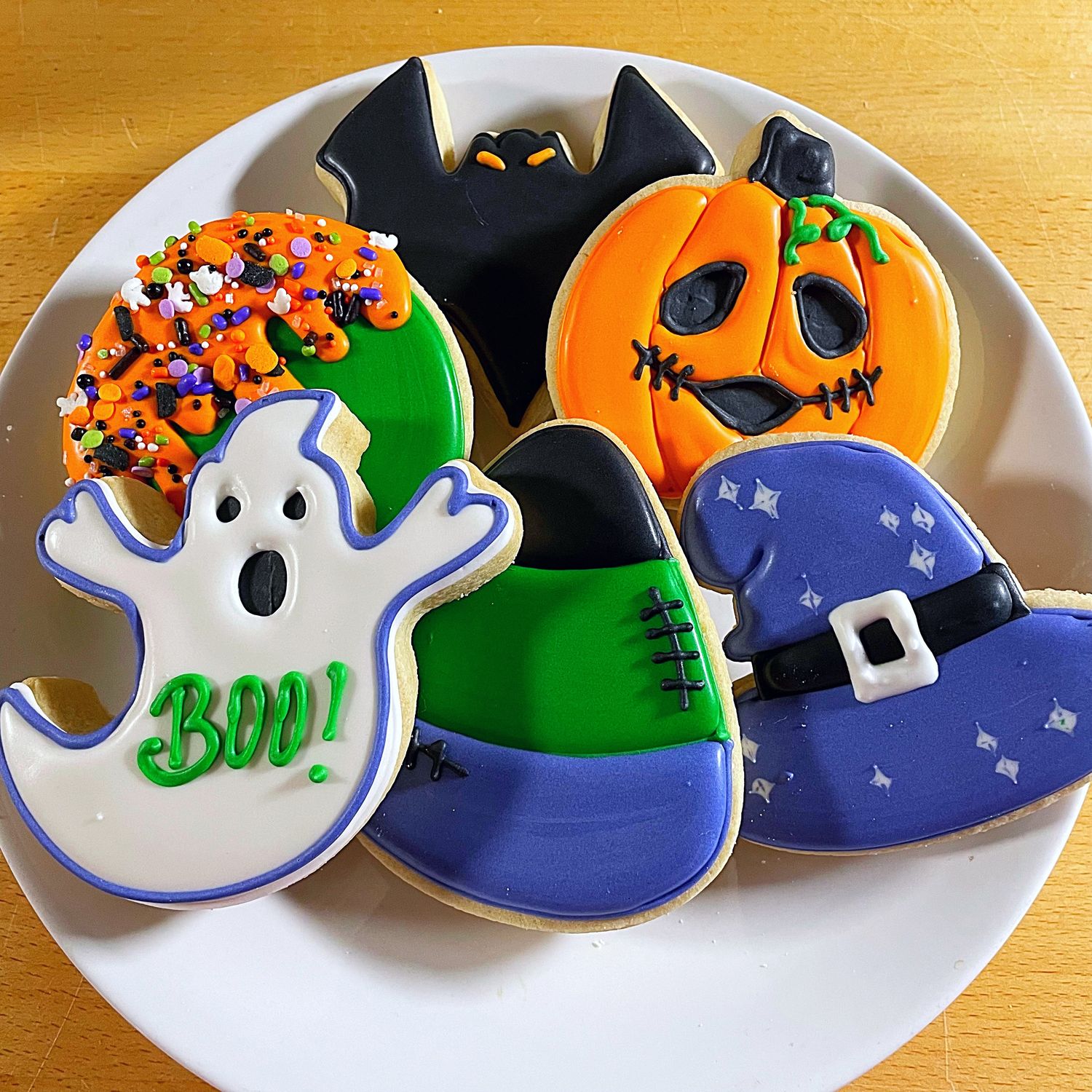 HAPPY HALLOWEEN Cookie Decorating Workshop - TUESDAY, Oct 27th at 6:30 p.m. HAPPY HALLOWEEN Cookie Decorating Workshop - TUESDAY, Oct 27th at 6:30 p.m.
