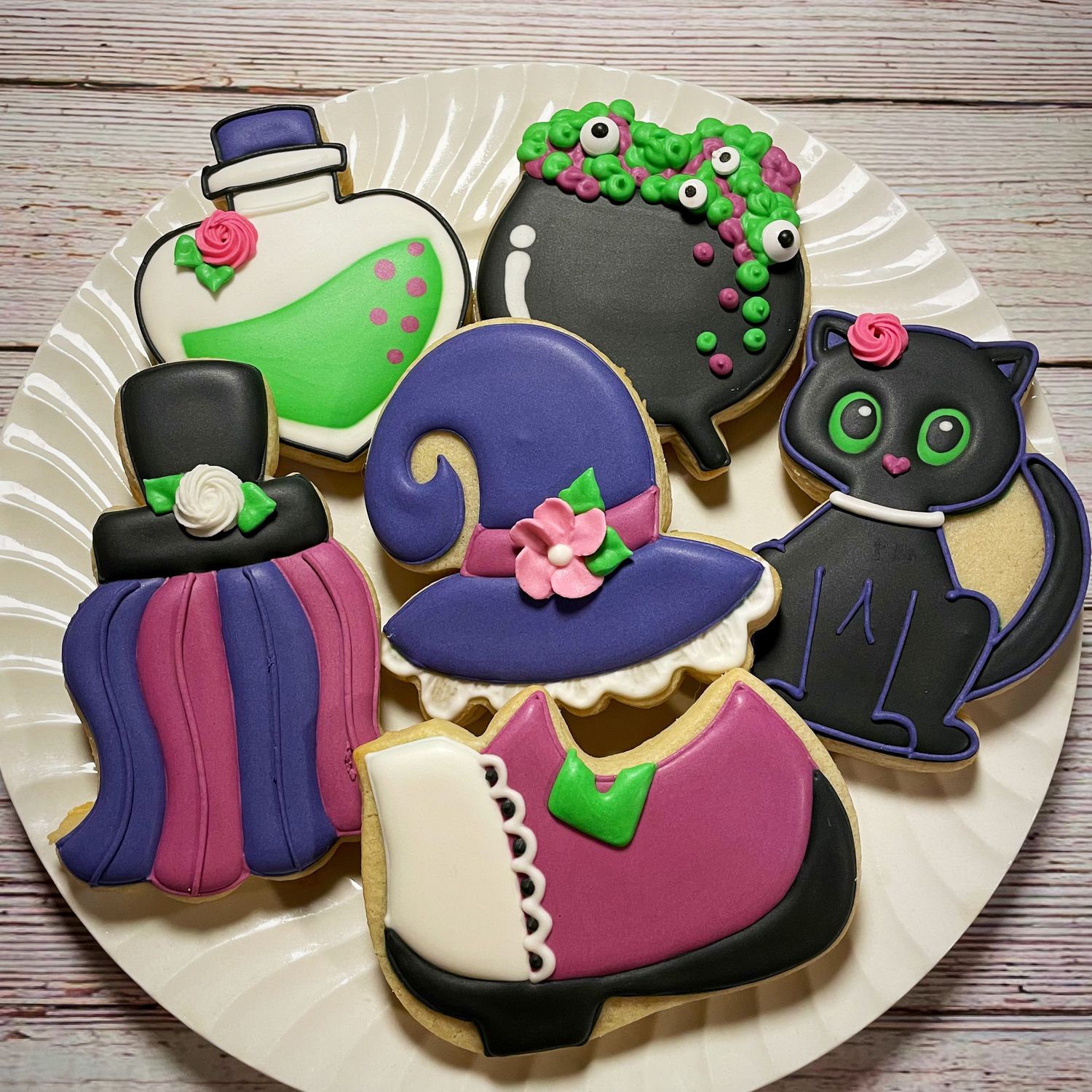 BEWITCHED Cookie Decorating Workshop - SUNDAY, Oct 25th at 4 p.m. BEWITCHED Cookie Decorating Workshop - SUNDAY, Oct 25th at 4 p.m.