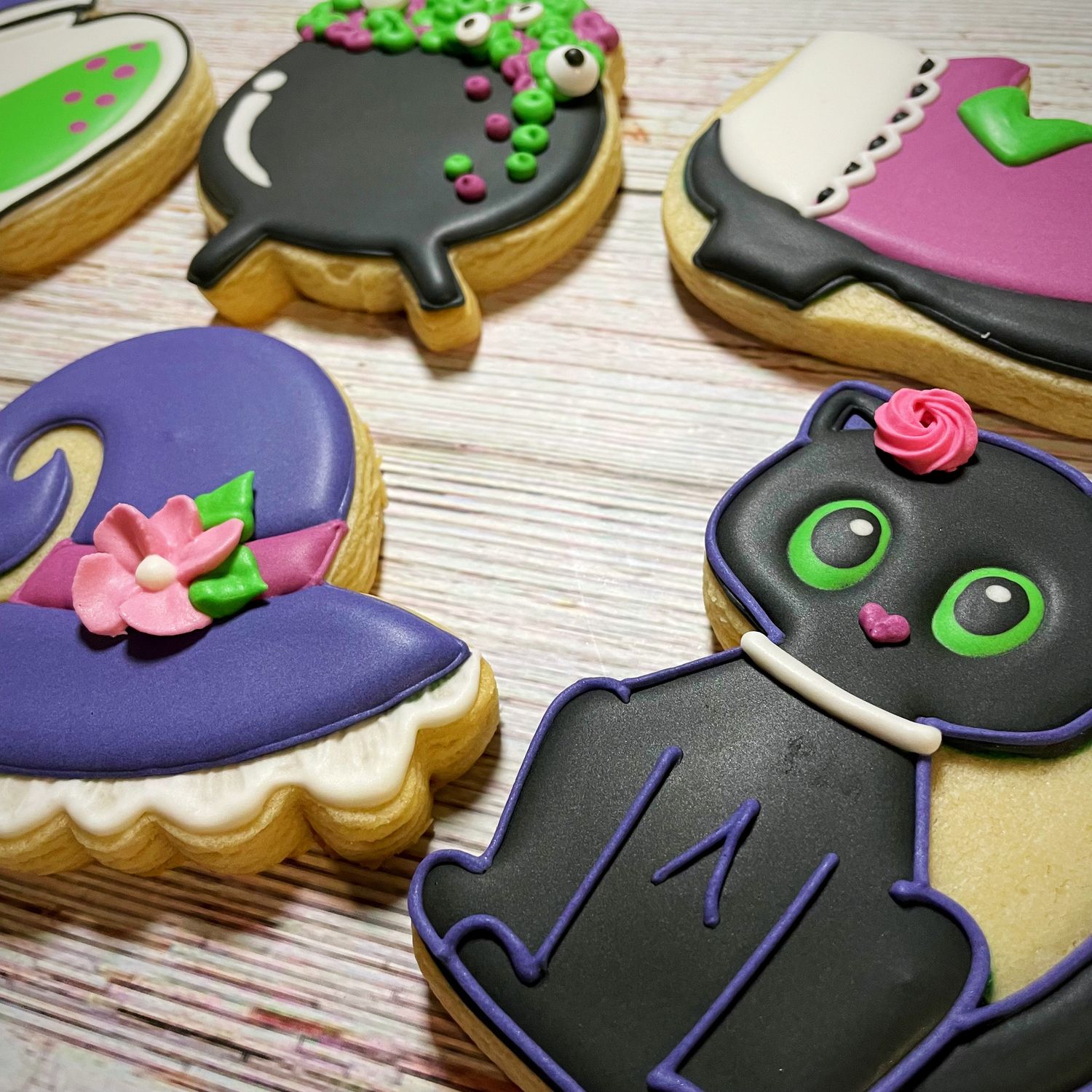 BEWITCHED Cookie Decorating Workshop - SUNDAY, Oct 25th at 4 p.m. BEWITCHED Cookie Decorating Workshop - SUNDAY, Oct 25th at 4 p.m.
