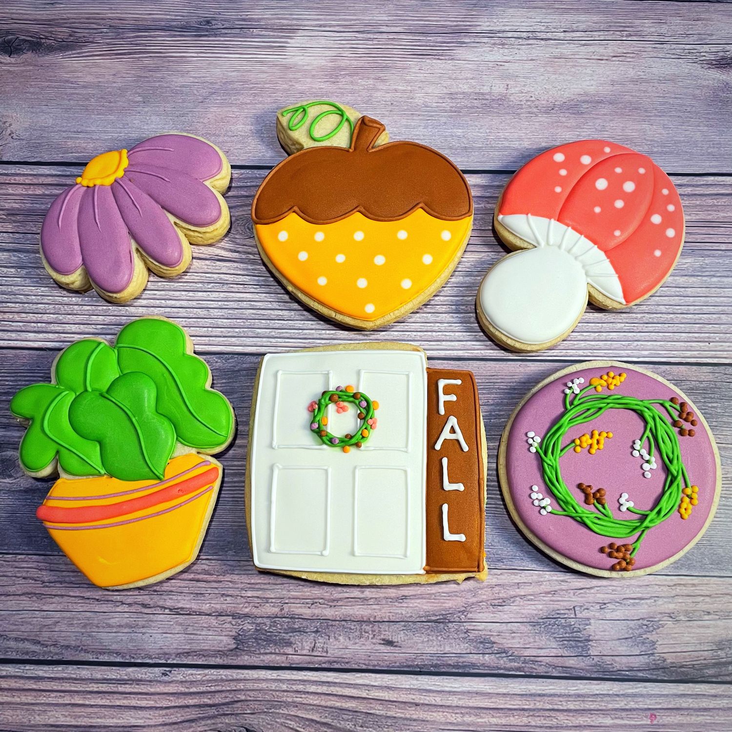 FALL VIBES Cookie Decorating Workshop - THURSDAY, Oct 15th at 6:30 pm